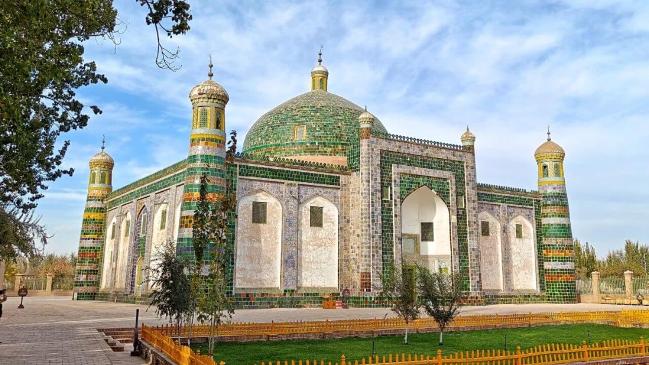 Apak Hoja Tomb