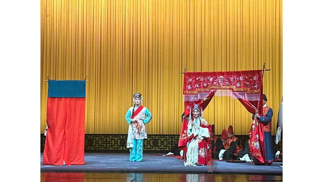 Traditional Chinese Theater at Yifu Theatre Traditional Chinese Theater at Yifu Theatre