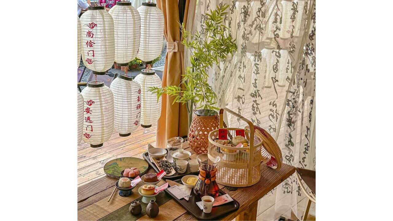 traditional teahouse in Xi'an